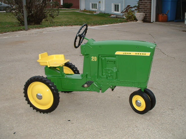 john deere 4020 pedal tractor